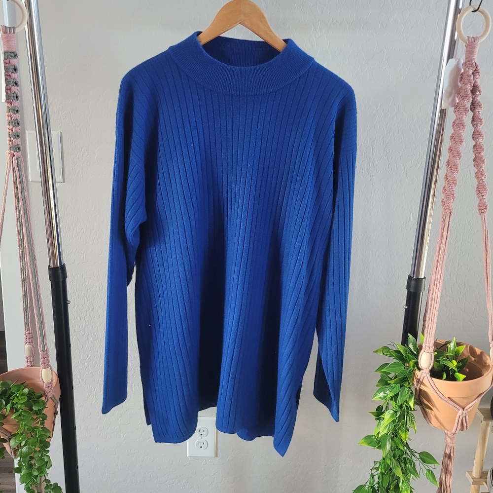 Royal Blue Cozy Ribbed Women's Sweater. Tunic Length. Yarnworks brand Size XL.